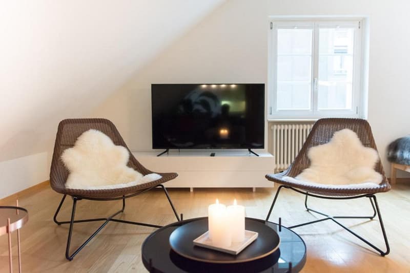 Charmante 2.5-Zimmer-Maisonette-Wohnung mit Bergblick in Zug (11)