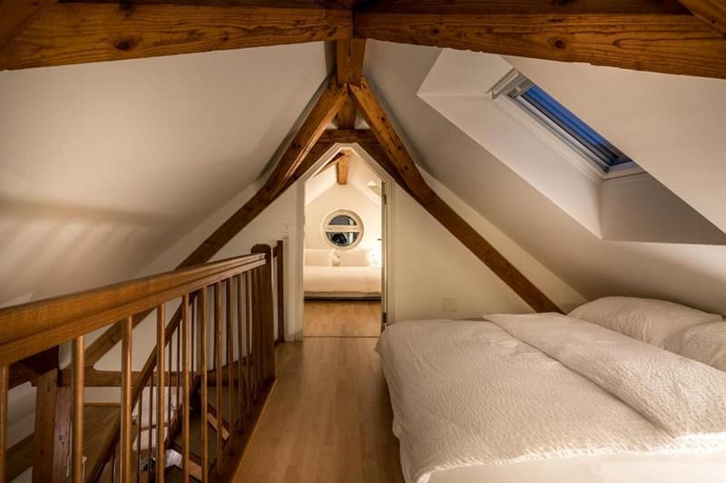 Charmante 2.5-Zimmer-Maisonette-Wohnung mit Bergblick in Zug (13)
