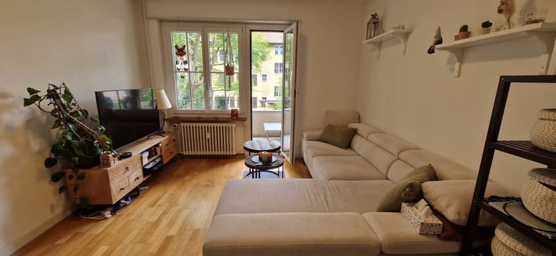 Helle & gemütliche 2.5-Zimmer-Wohnung mit Balkon im beliebten Rossfeld-Quartier (4)