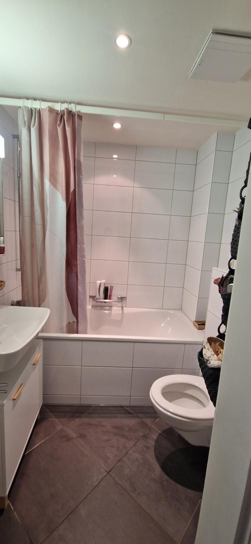 Helle & gemütliche 2.5-Zimmer-Wohnung mit Balkon im beliebten Rossfeld-Quartier (5)
