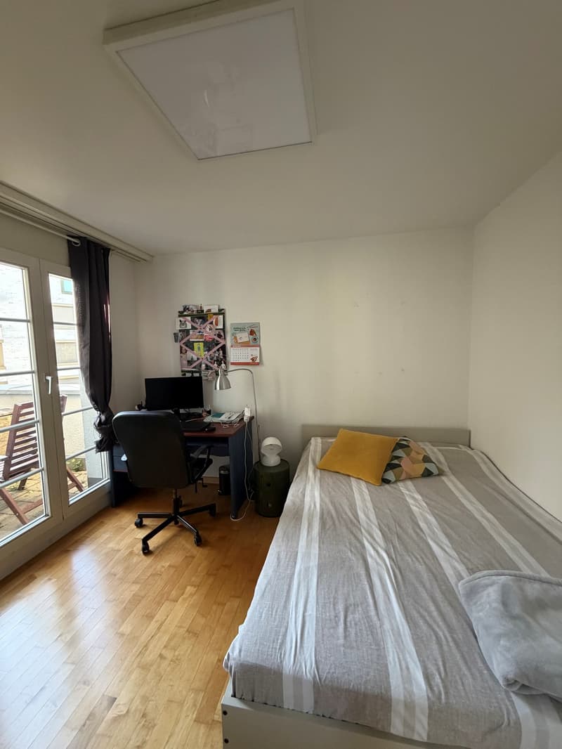 For rent: furnished room in modern 120sqm apartment, five minutes away from Kloten Bahnhof, available from 1 December 2026 (8)