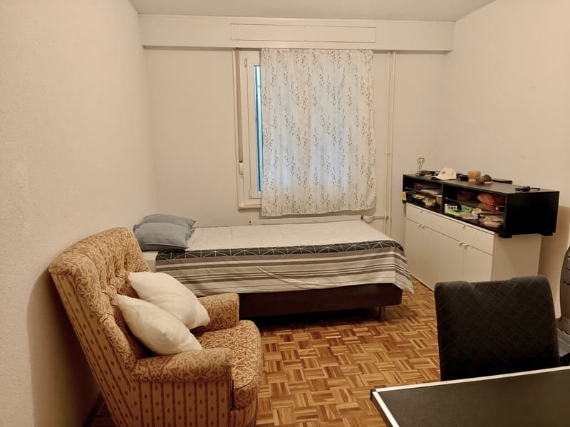 Spacious room in a shared flat. (1)