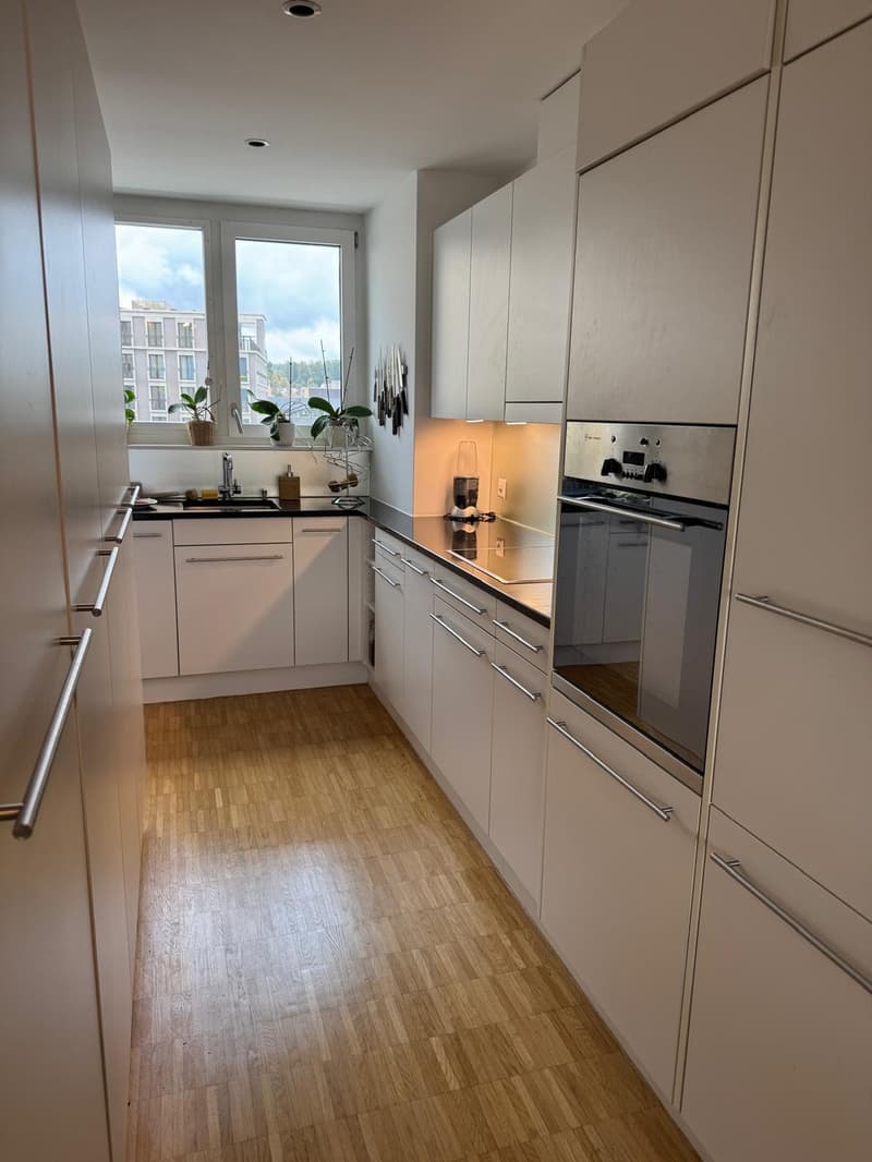 Befristete 3.5 Zimmer Wohnung mit grosse Terrasse im Zentrum von Uster (2)