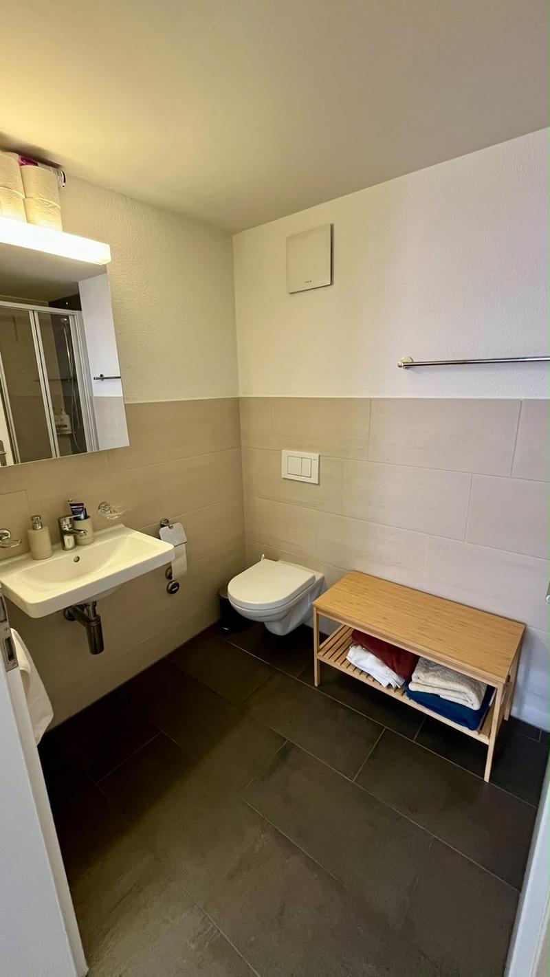 Bright & modern 2.5-room apartment in prime Kreis 4 (8004) (9)