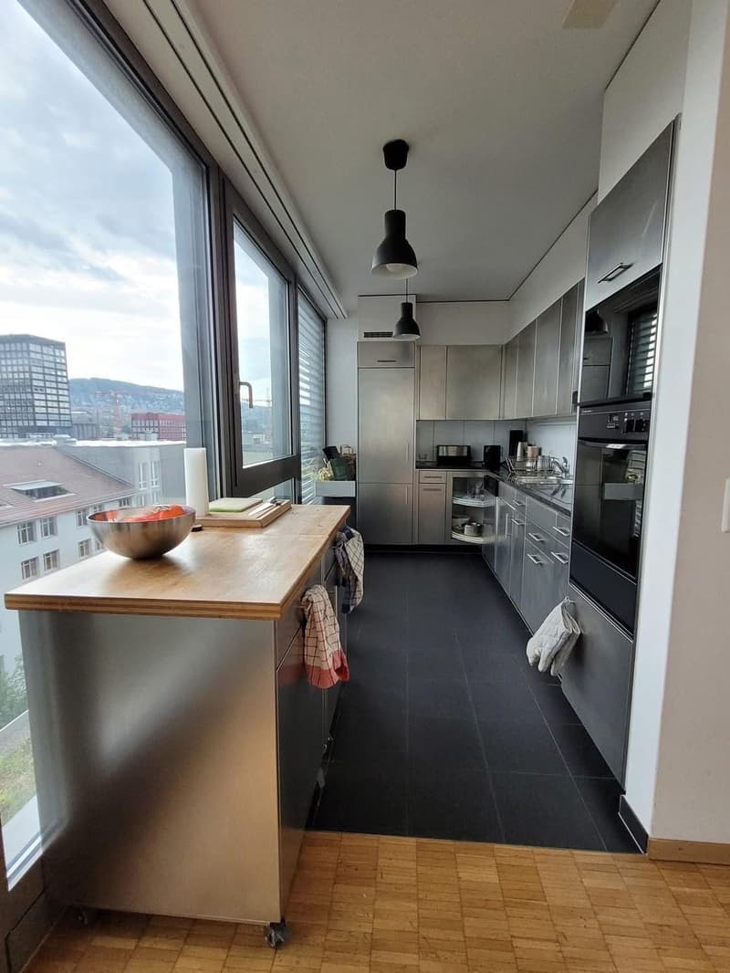 Furnished room in a bright, spacious Zurich triplex November only (4)