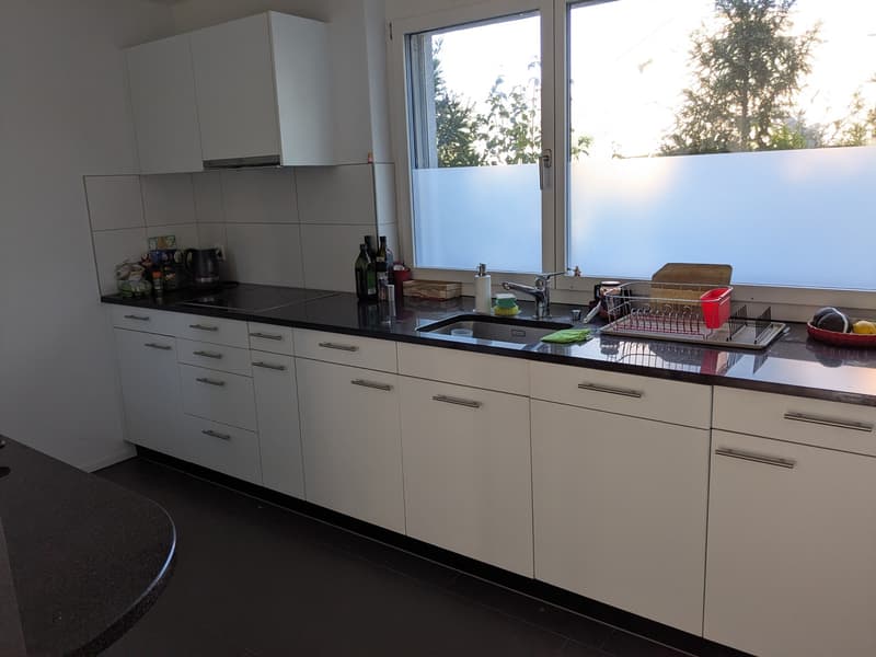 Room available in a bright 4.5 rooms flat. (4)