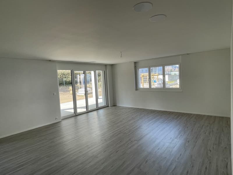Moderne 4½-Zimmerwohnung mit grossem Sitzplatz in Dällikon (3)