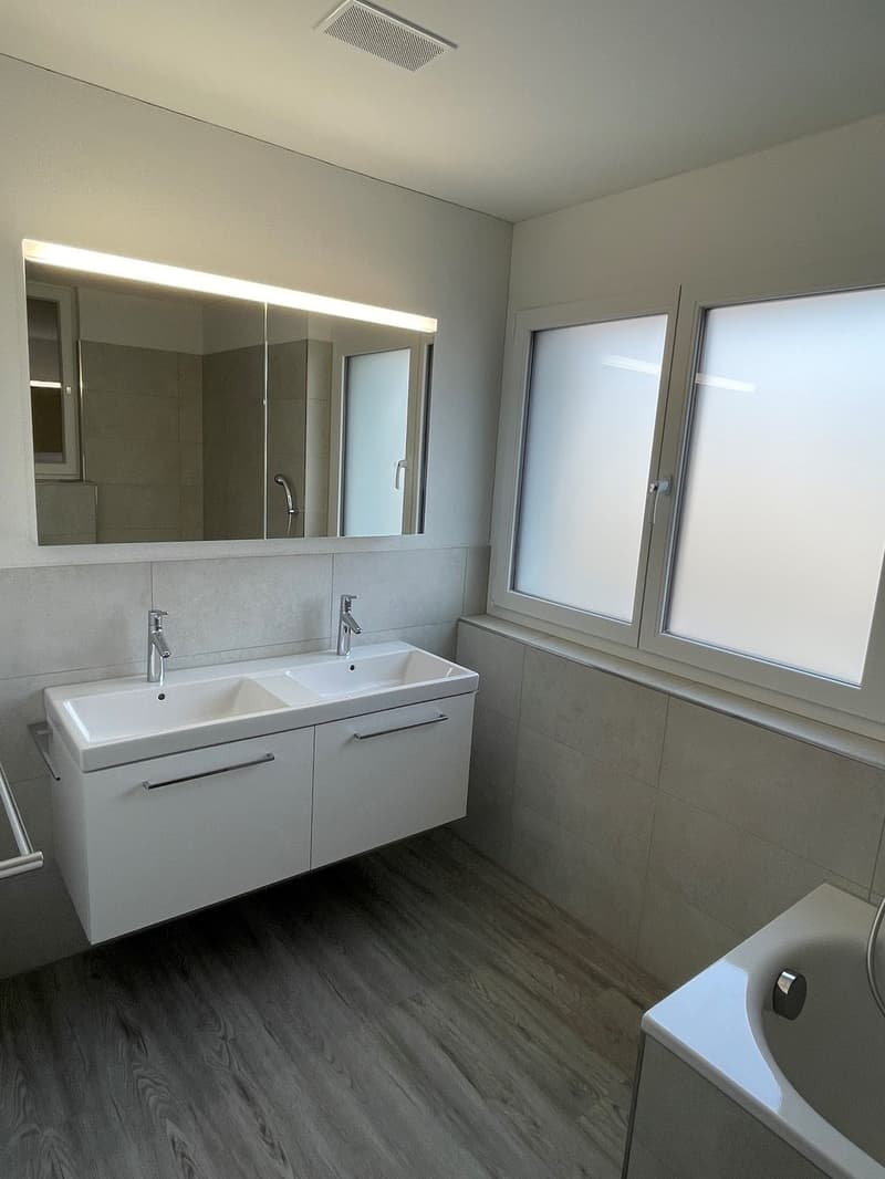 Moderne 4½-Zimmerwohnung mit grossem Sitzplatz in Dällikon (7)