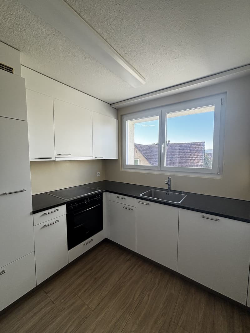 Schöne, helle 3-Zimmer-Wohnung im Herzen von Gränichen (1)