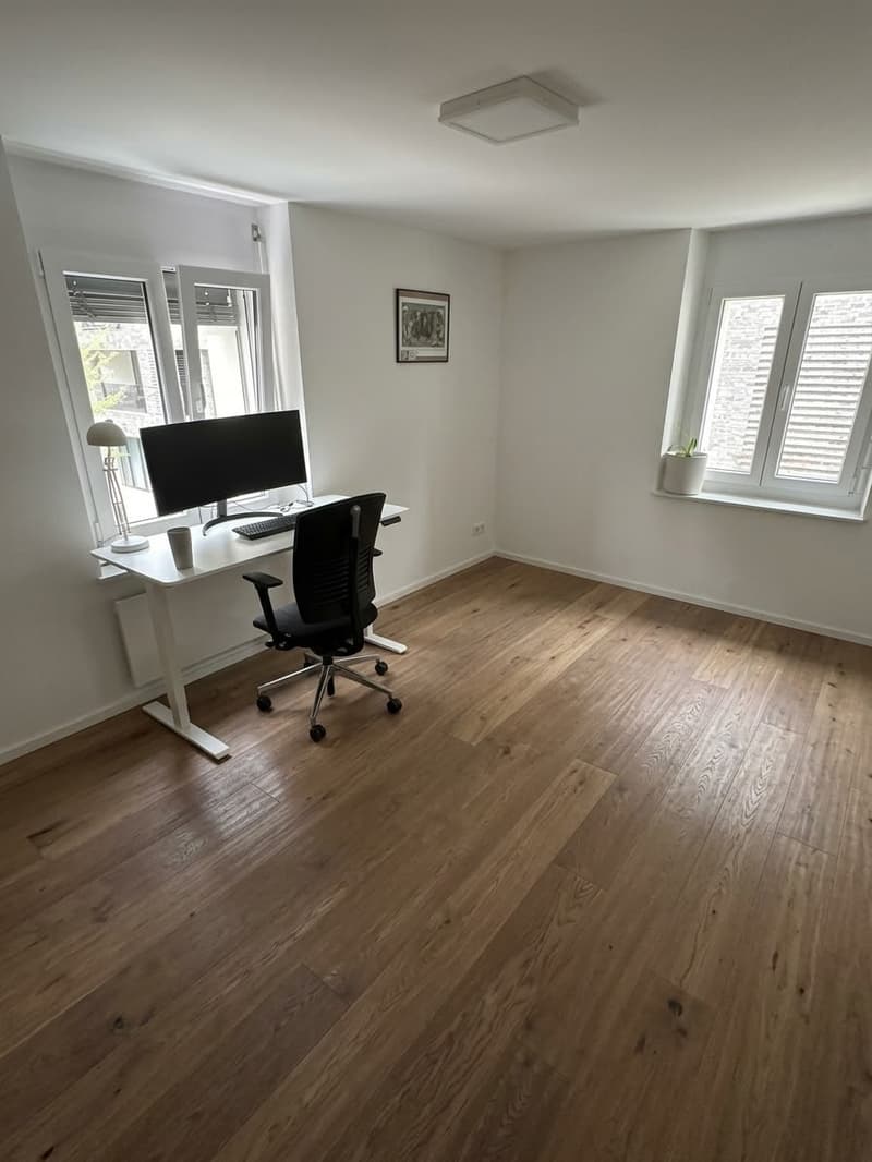 Schöne Wohnung in Zürich-Wiedikon Unmöbliert & Befristet mit Übernahmeoption (5)