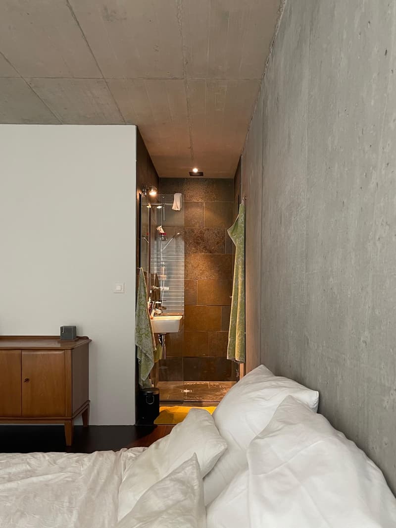 Helle Wohnung mit Sichbeton und Nussbaum-Parkett-nahe Werdinsel (3)