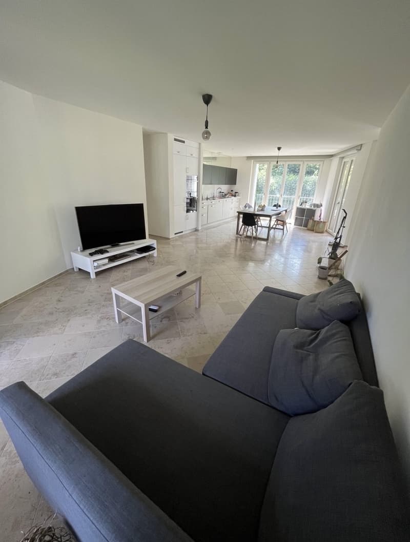 Room in a flat share available now (4)