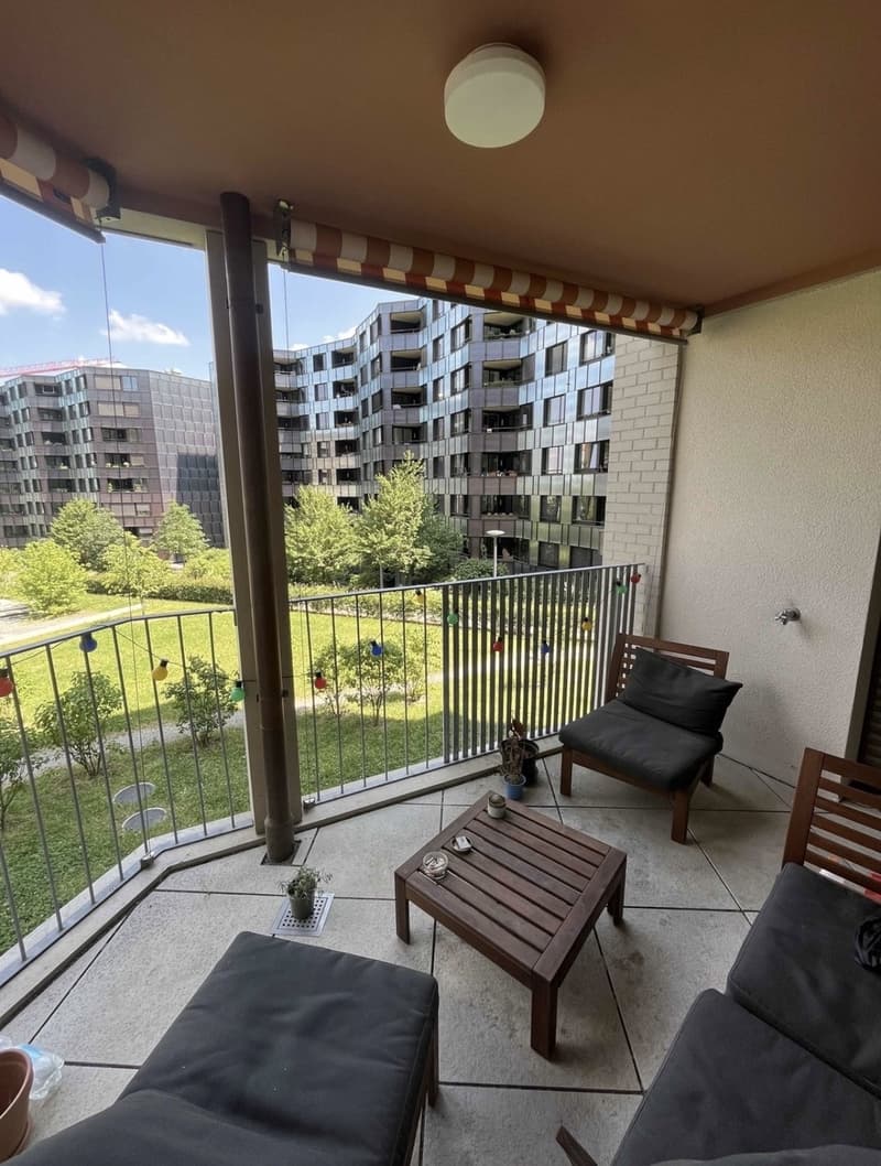 Room in a flat share available now (7)