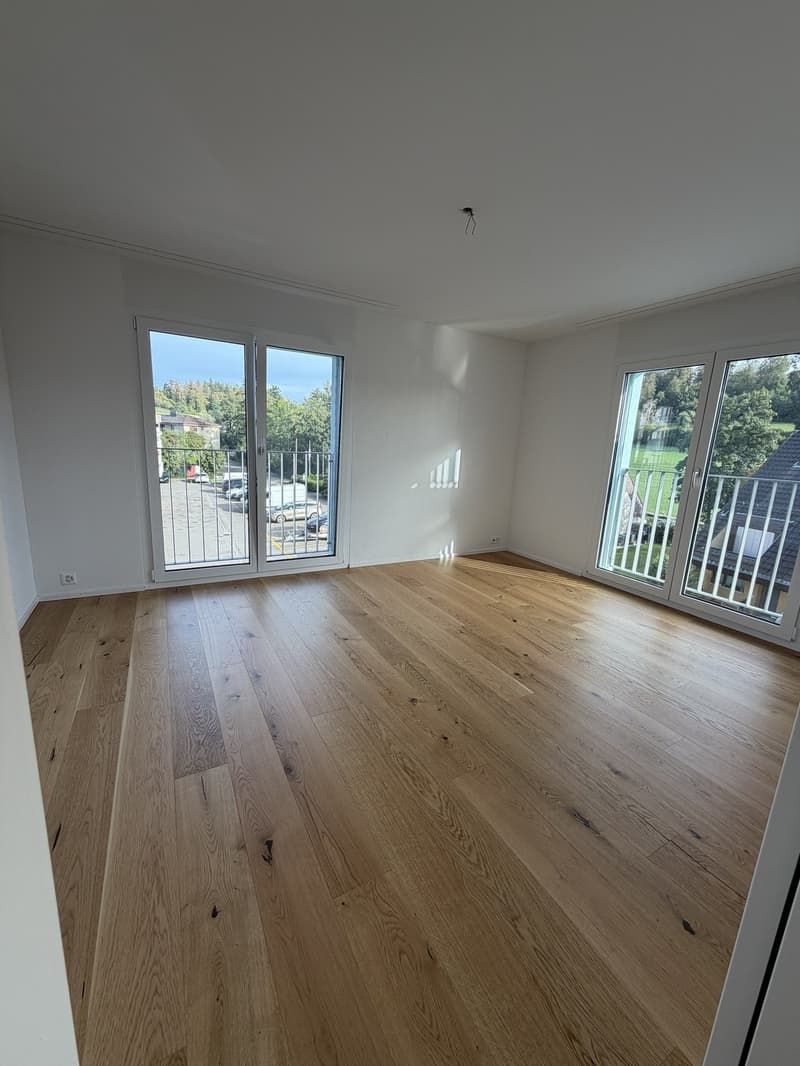 Moderne 3.5-Zimmer mit Balkon & Top-Ausstattung in Nürensdorf Inkl. NB (5)
