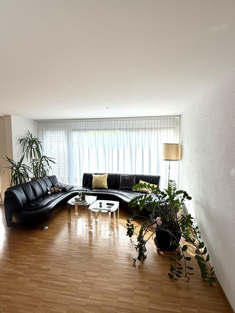 Schöne 3.5-Zimmer-Wohnung in Fällanden zur Untermiete mit Option zur Übernahme (1)