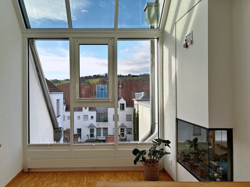 Helle 3.5-Zimmer-Maisonette mit Aussicht in Bonstetten (3)