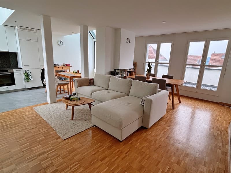 Helle 3.5-Zimmer-Maisonette mit Aussicht in Bonstetten (2)
