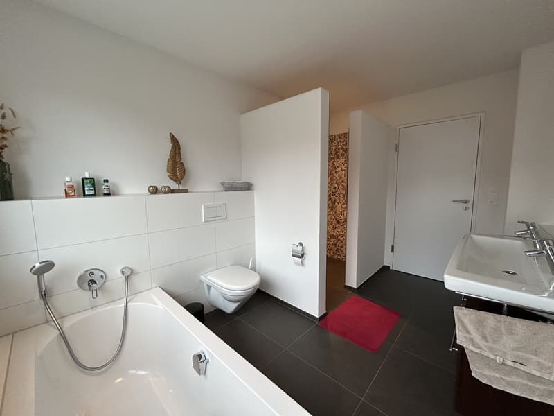 Grosszügiges Zimmer in 5.5-Zimmer-Wohnung in Ruswil (9)