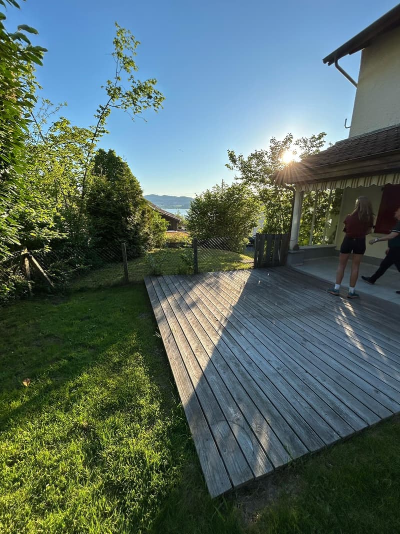 WG-Zimmer mit Seeblick nur 1 Min. vom Zugersee! (2)