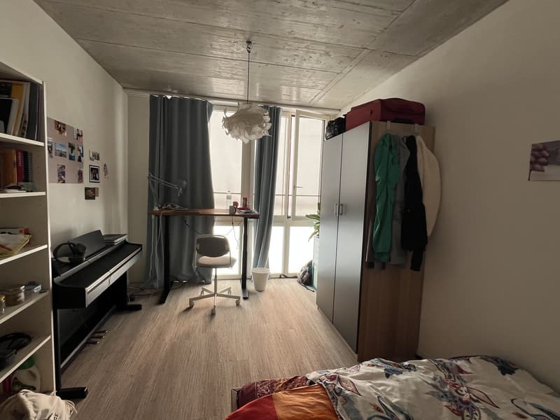 Helles, möbliertes Zimmer zur Untermiete (3)
