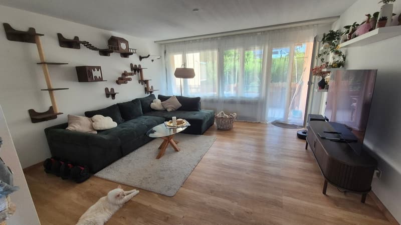 Frauen-WG-Zimmer in Au ZH (2)