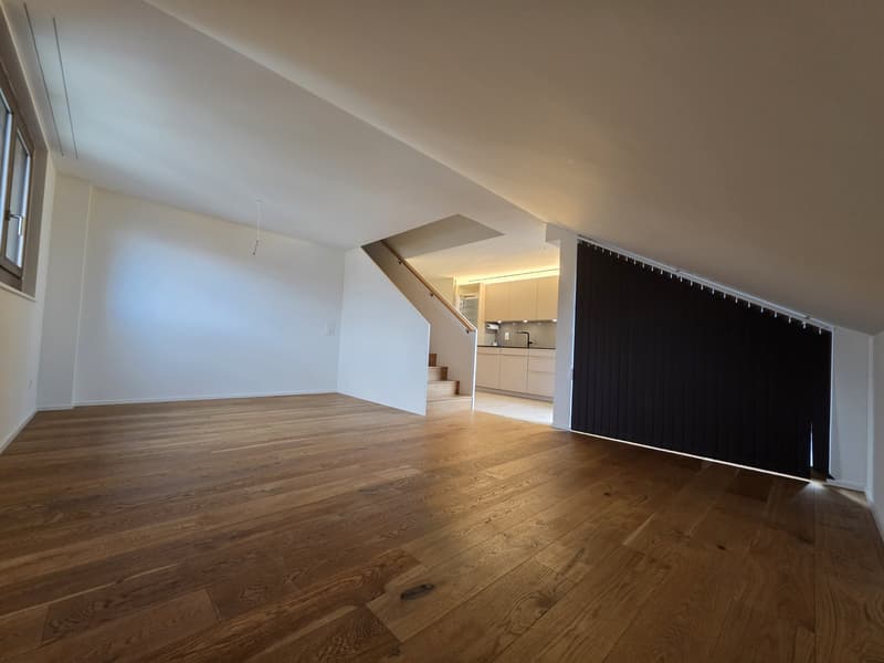 Grosszügige moderne 3.5-Zimmer-Maisonette mit 2 TG-Plätzen in zentraler Lage (1)