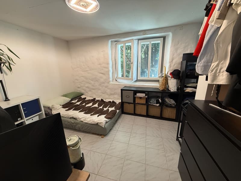 WG-Zimmer, nahe Bahnhof für Frauen-WG, zu vermieten (1)
