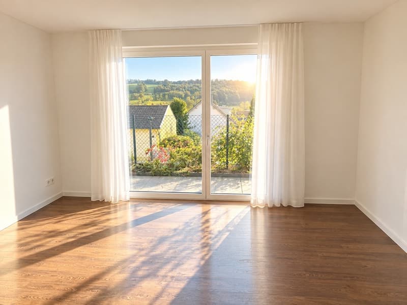 Grosses, helles WG-Zimmer, optional mit E-Auto Einstellplatz (2)