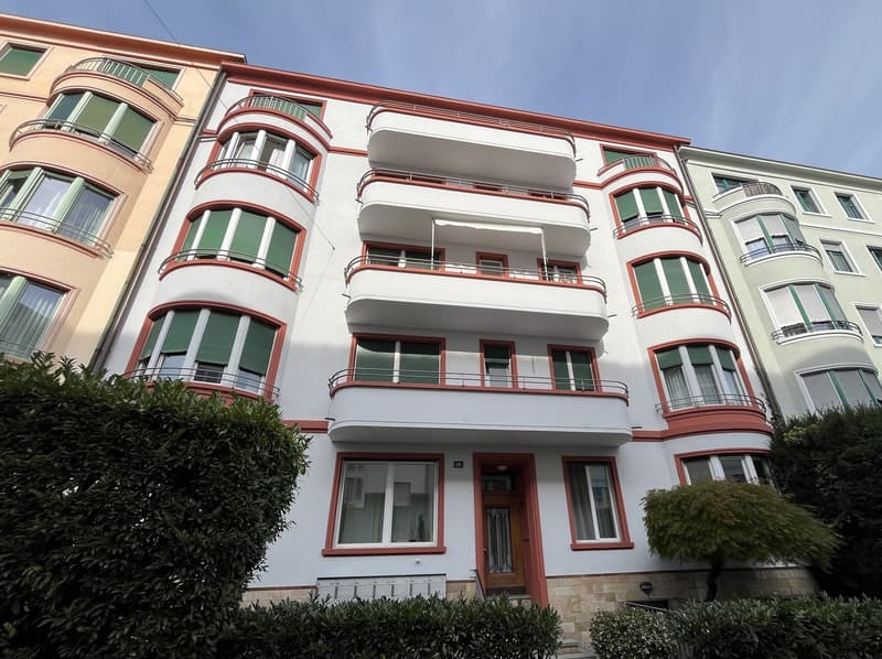 Sonnendurchflutete 1-Zimmer-Wohnung mit grossem Balkon im Iselin Quartier (8)