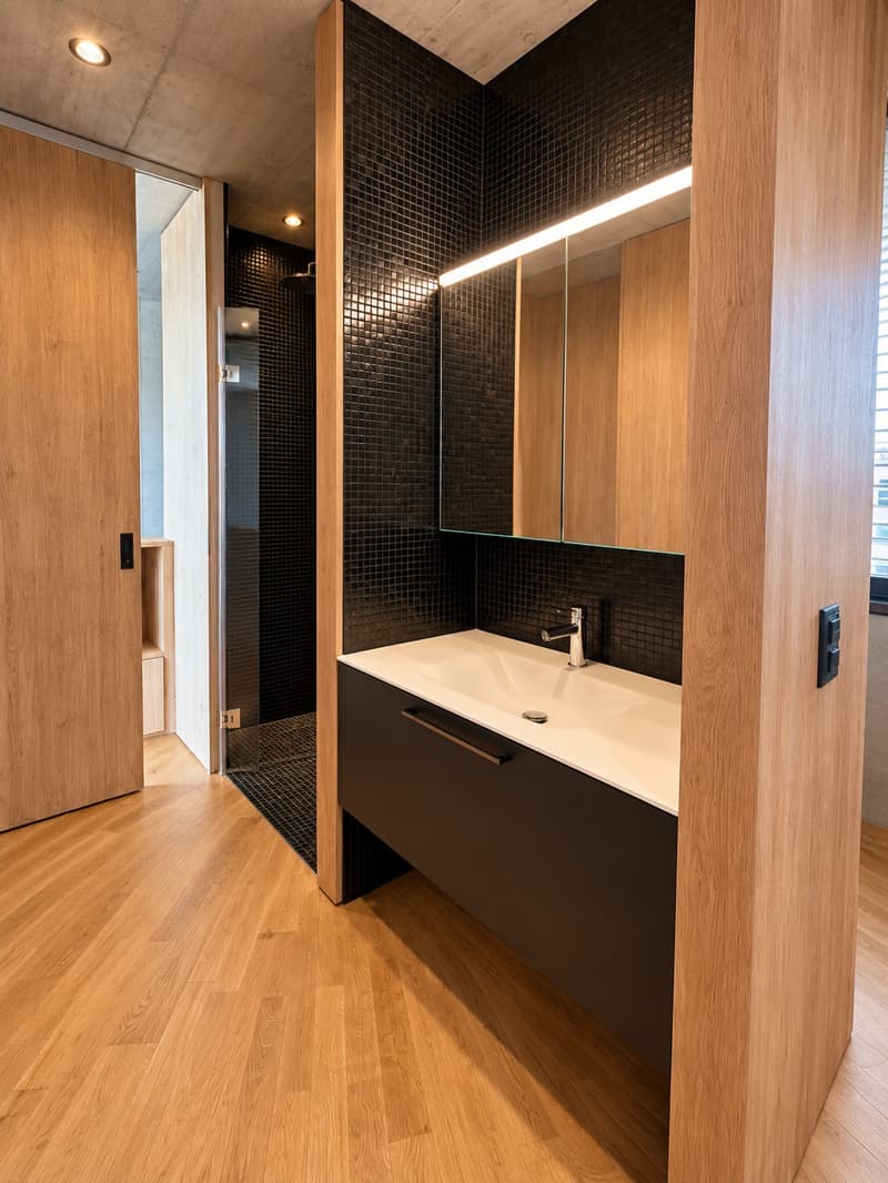 2.5-Zimmer Design-Attikawohnung mit 26 m² Terrasse im Aarauer Zelgli (8)