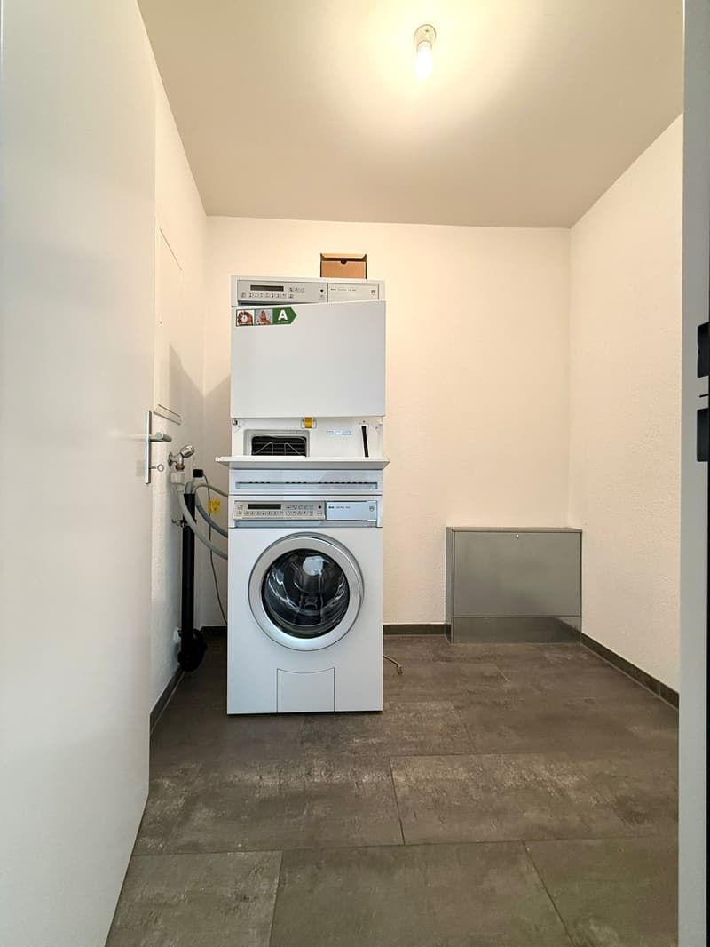 Helle und grosszügige 3,5-Zimmer-Wohnung mit Blick auf den Bachtel (12)