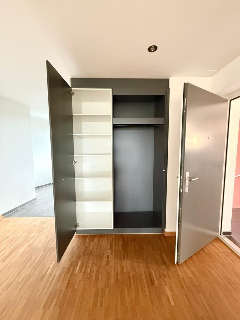 Helle und grosszügige 3,5-Zimmer-Wohnung mit Blick auf den Bachtel (11)