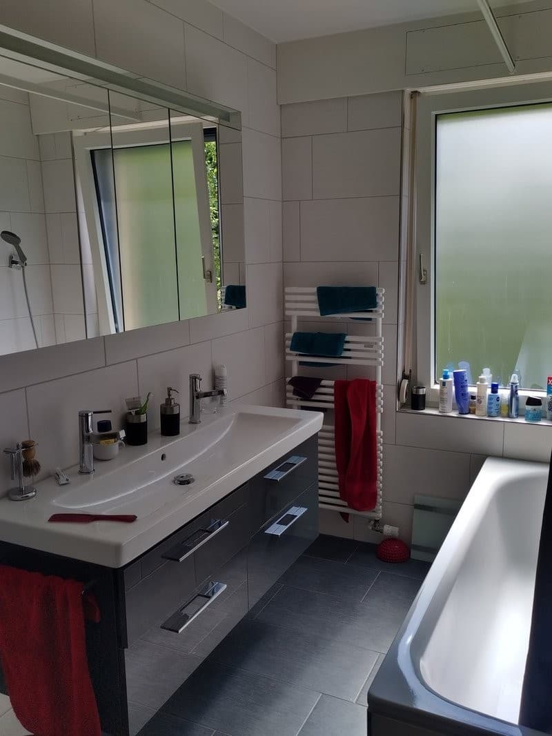 Bathroom 1 of 3