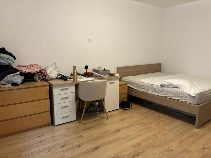 Bedroom (private)