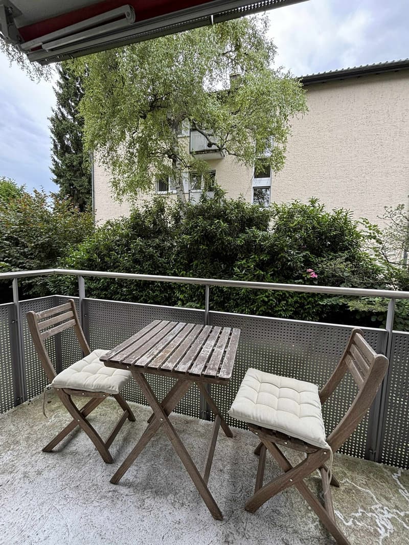 Balcony (shared)
