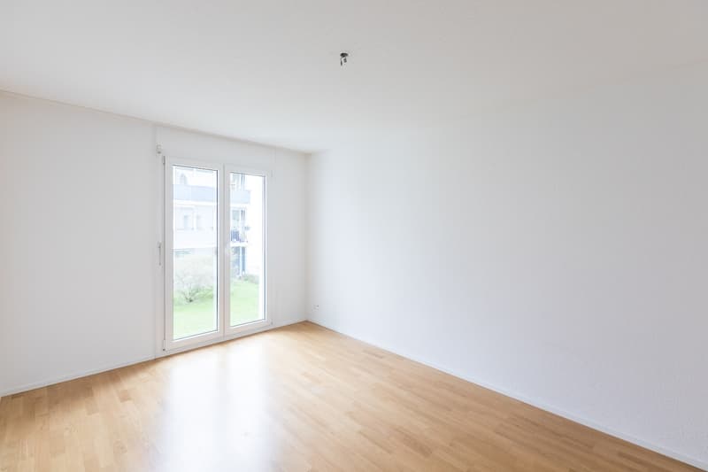 4.5-Zimmer-Wohnung mit grossem Garten CHF 2230. inkl. NK & Einstellhallenplatz (4)