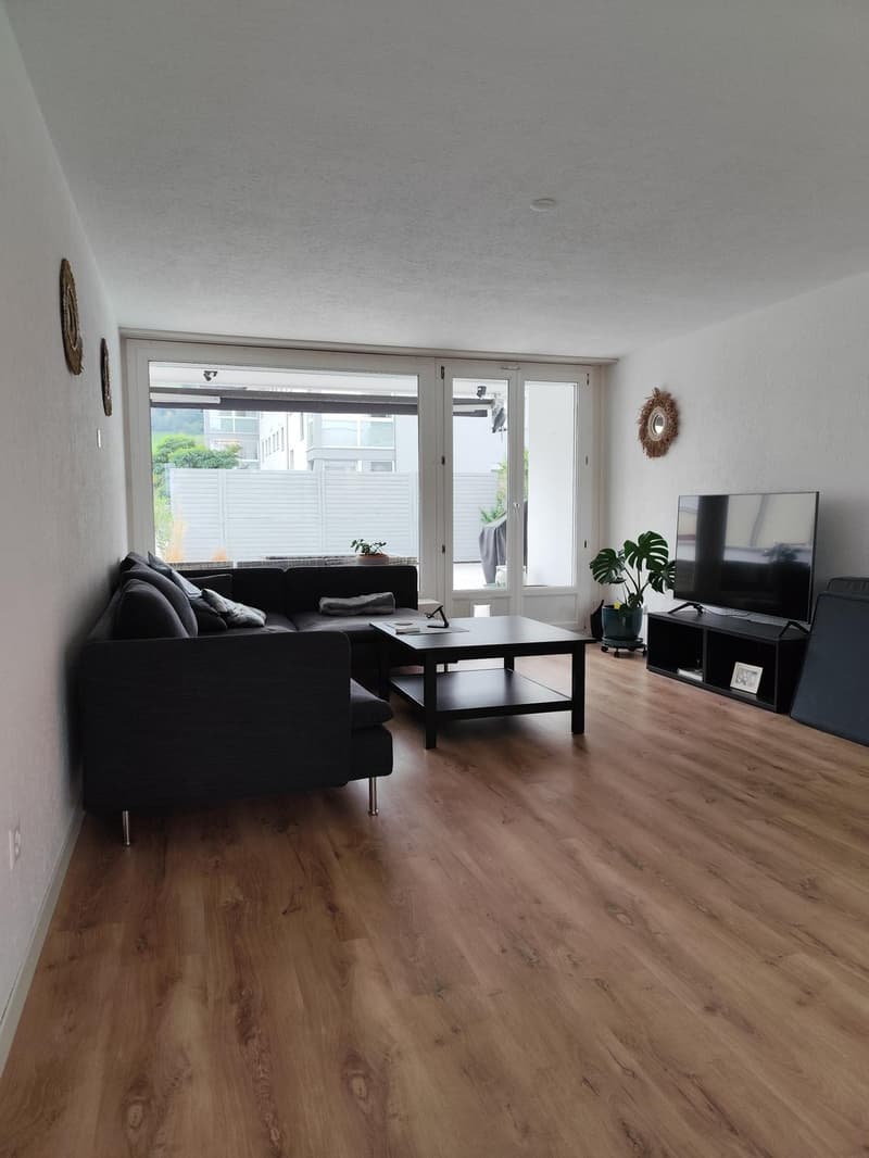 Helle 4.5 Zimmer-Wohnung mit Seesicht und grosser Terasse in Pfäffikon (5)
