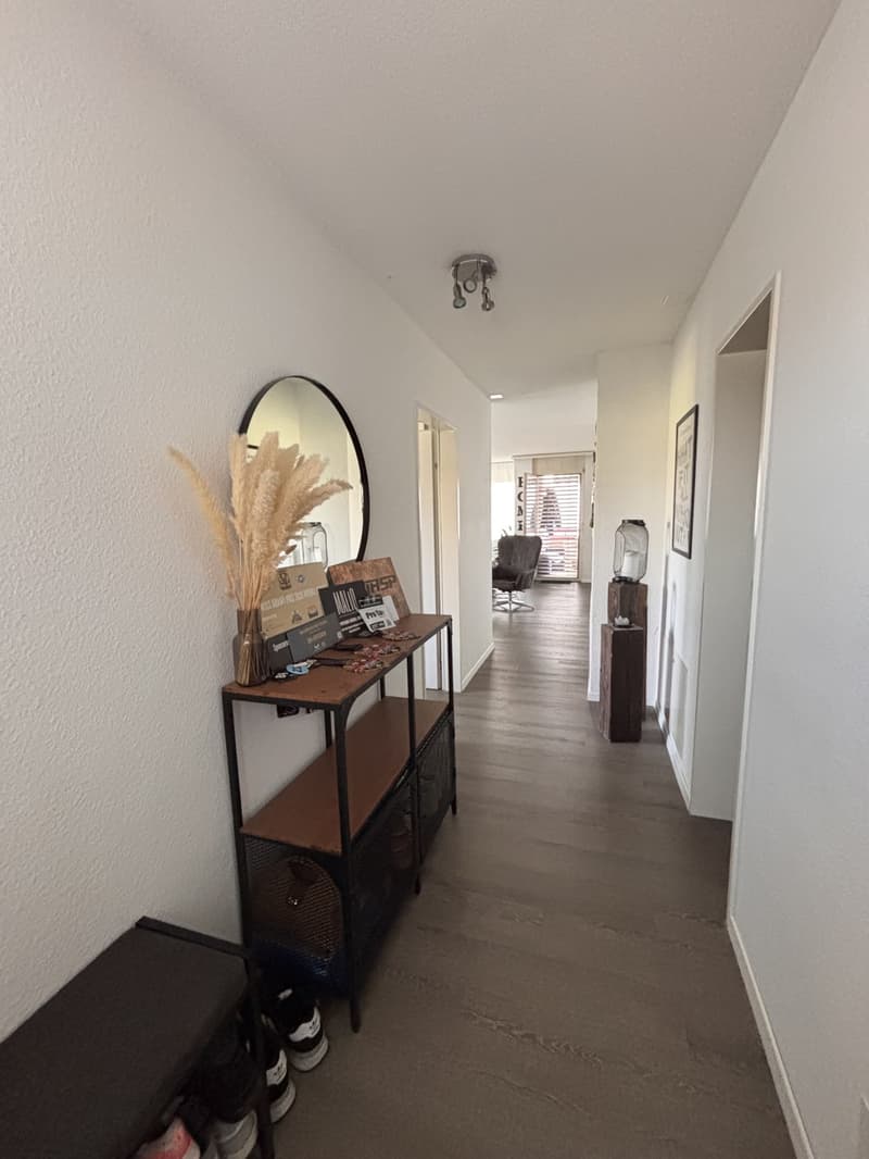 Grosszügige 2 1/2 Zimmer in ruhiger Umgebung (3)