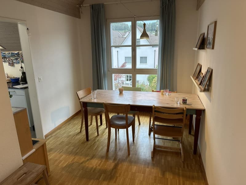 Sonnige 3.5-Zimmer-Maisonette-Wohnung mit Balkon in Affoltern am Albis (5)
