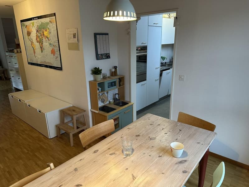 Sonnige 3.5-Zimmer-Maisonette-Wohnung mit Balkon in Affoltern am Albis (4)