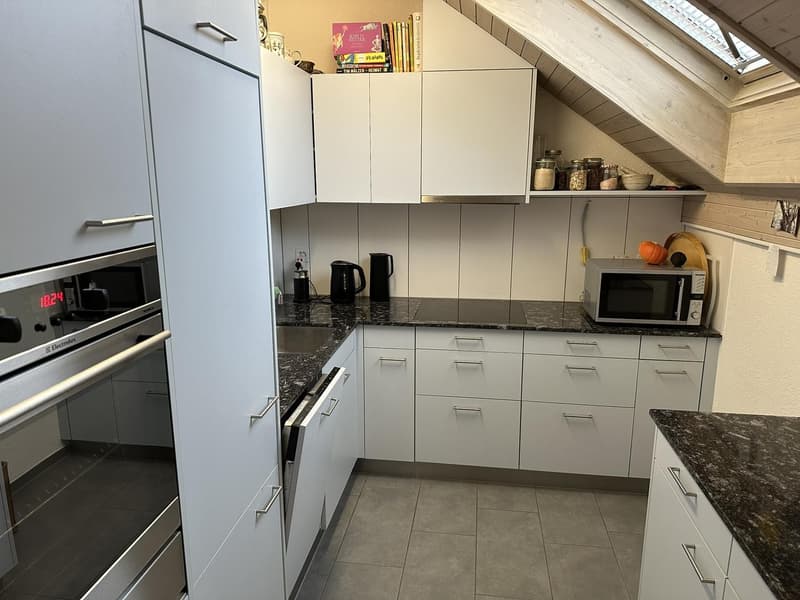 Sonnige 3.5-Zimmer-Maisonette-Wohnung mit Balkon in Affoltern am Albis (3)