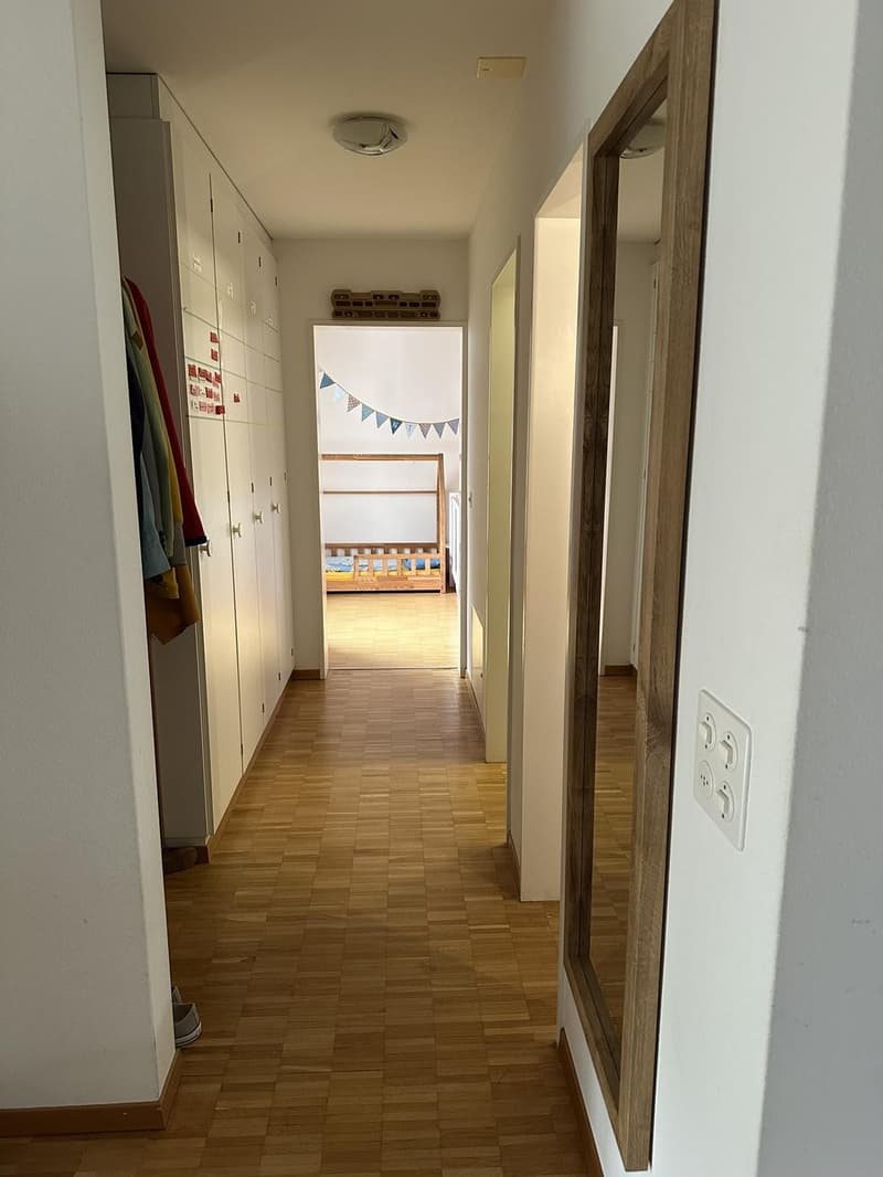 Sonnige 3.5-Zimmer-Maisonette-Wohnung mit Balkon in Affoltern am Albis (7)