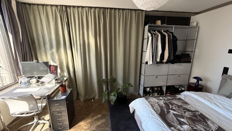 Möbliertes Zimmer mit eigenem Bad & Loggia, 5 Min. vom HB | Furnished room with private bathroom & loggia, 5 min from Zurich HB (4)