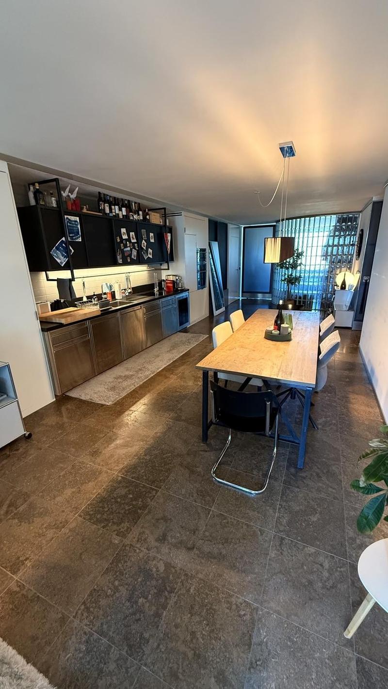 Möbliertes Zimmer mit eigenem Bad & Loggia, 5 Min. vom HB | Furnished room with private bathroom & loggia, 5 min from Zurich HB (8)