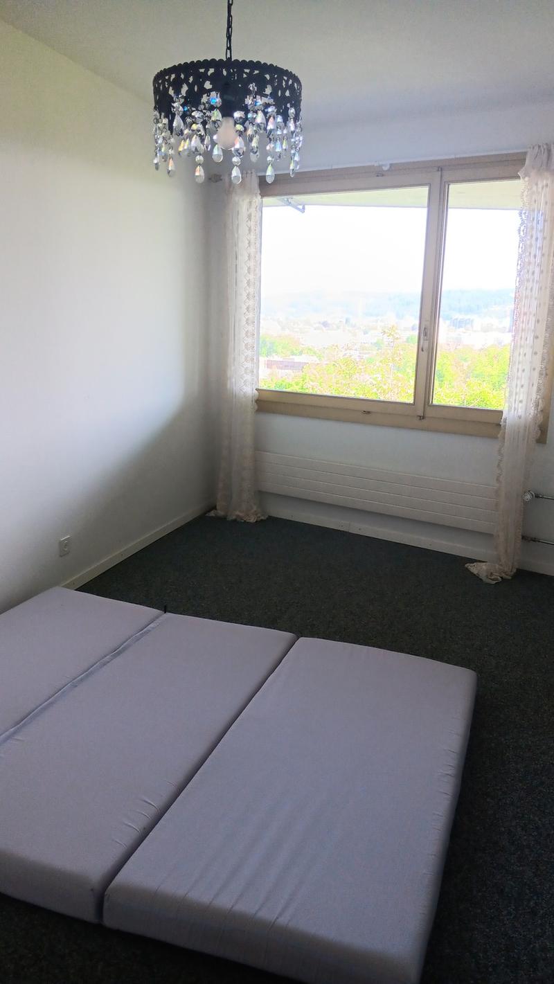 Zimmer 360.- ab sofort zu vermieten (1)