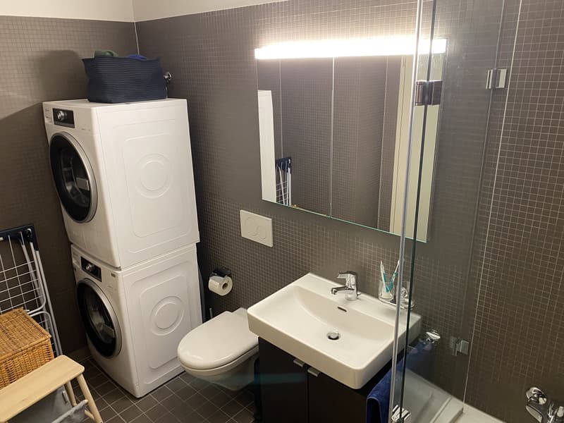 Möblierte 2.5-Zimmer-Wohnung mit Balkon beim Zürich HB | Fully Furnished 2.5-Room Apartment with Balcony next to Zurich main station (8)