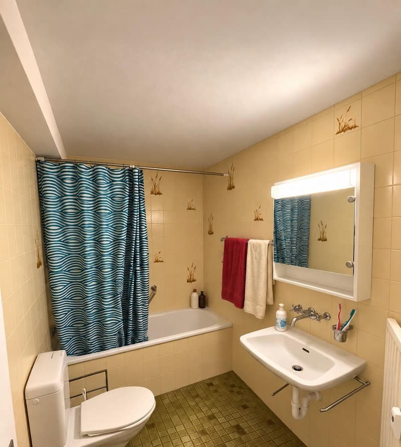 hree rooms becoming permanently available on a cozy street near Claraplatz (9)