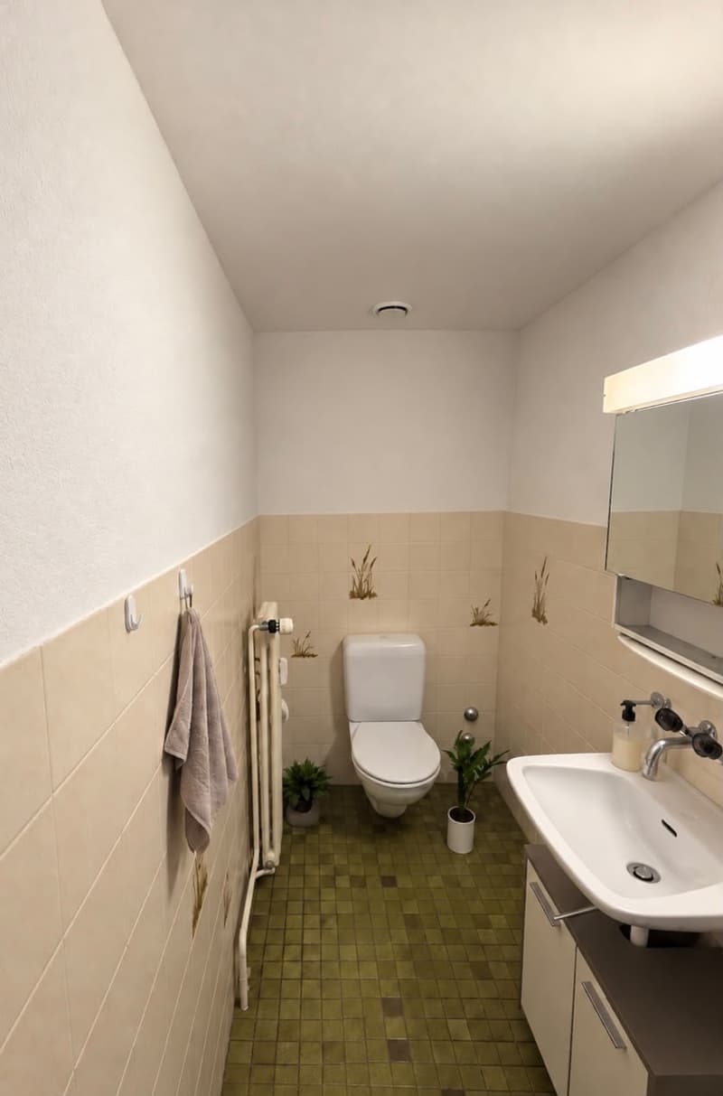 hree rooms becoming permanently available on a cozy street near Claraplatz (10)