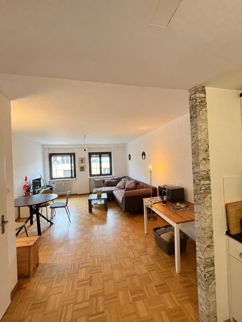 hree rooms becoming permanently available on a cozy street near Claraplatz (2)