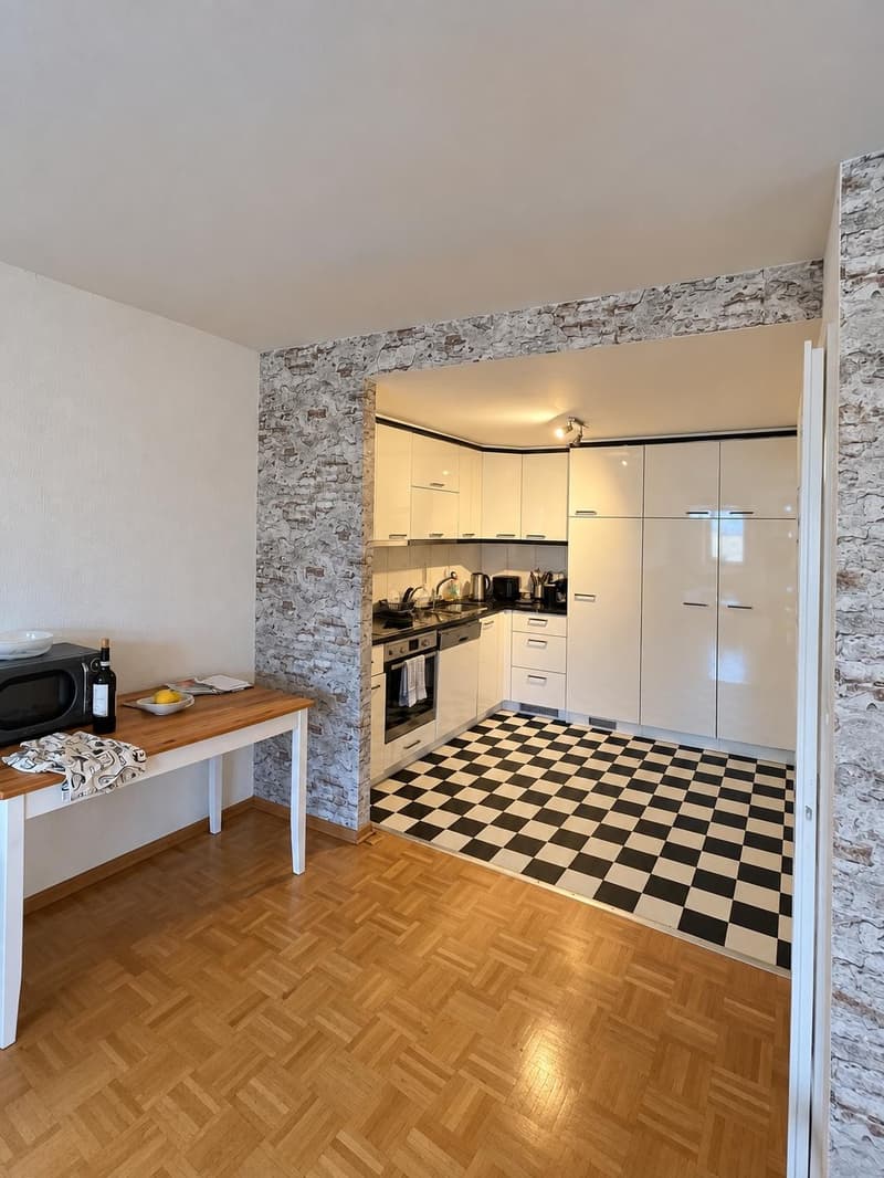 hree rooms becoming permanently available on a cozy street near Claraplatz (1)